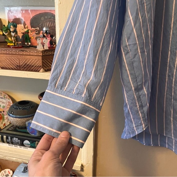🏷️ 🆕 abercrombie & fitch • pink & blue striped button-down shirt with collar - Picture 7 of 16